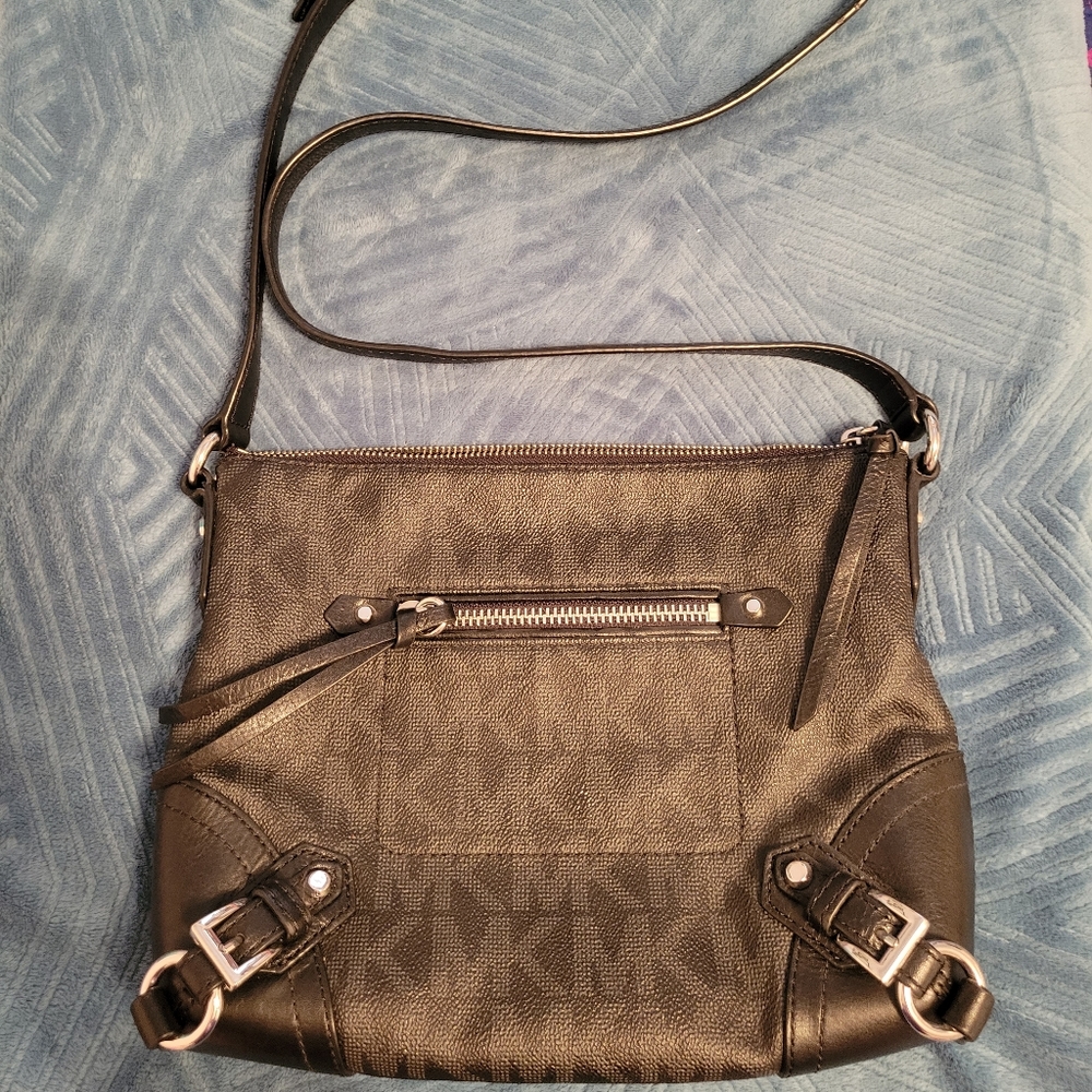 Michael Kors cross body purse